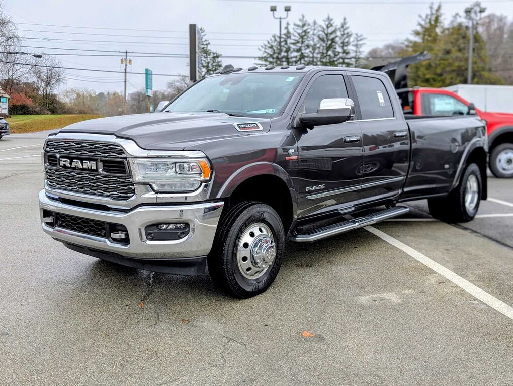 2022 RAM 3500 Limited Crew Cab LB DRW 4WD