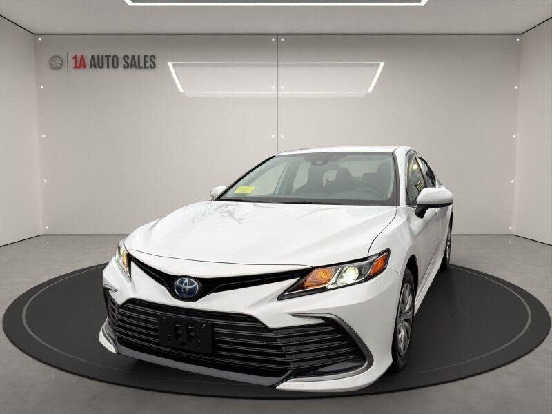 2022 Toyota Camry Hybrid LE FWD