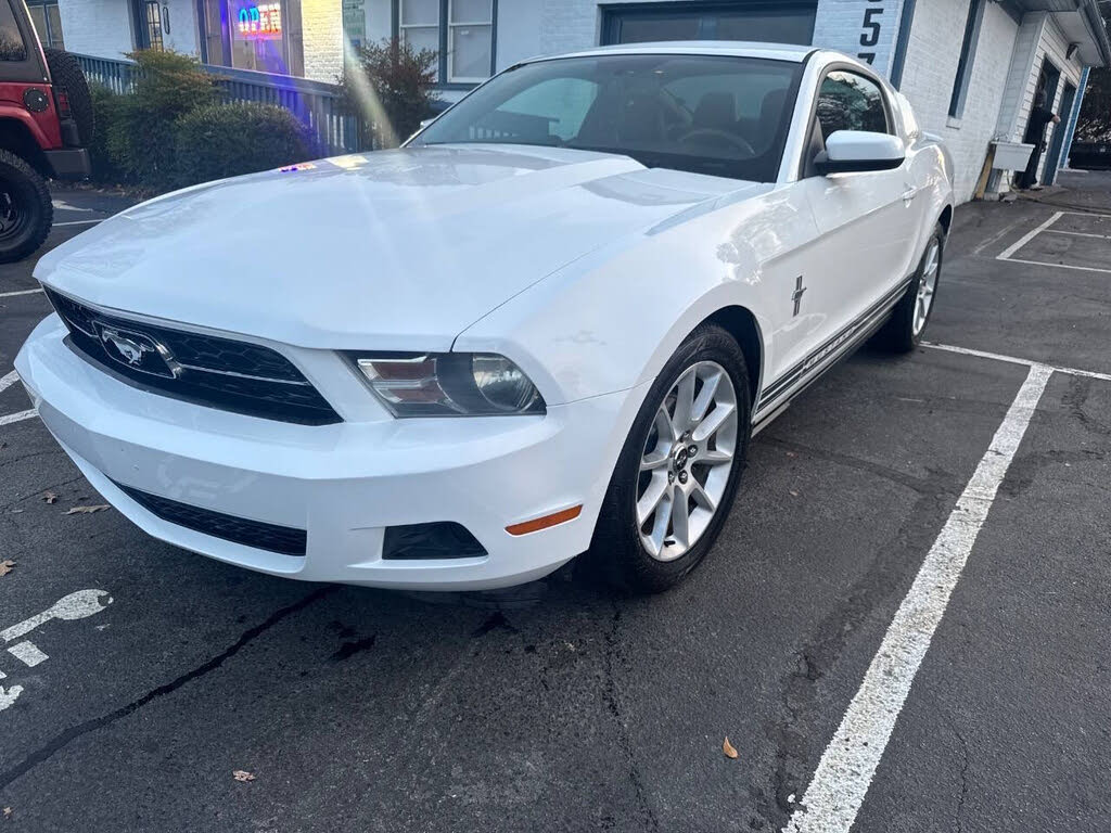 2011 Ford Mustang V6 Premium Coupe RWD