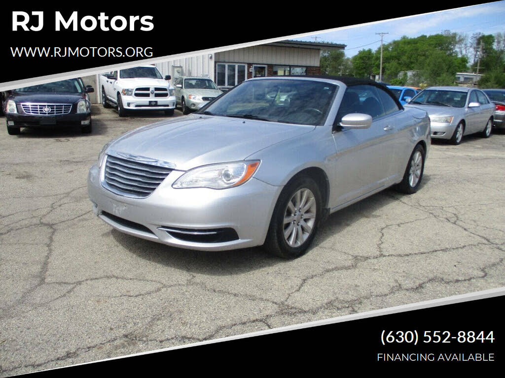 2012 Chrysler 200 Touring Convertible FWD