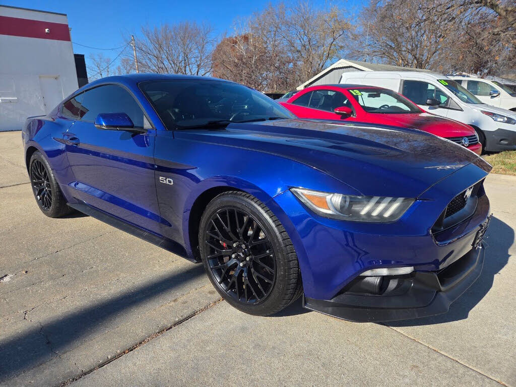 2016 Ford Mustang GT Premium Coupe RWD