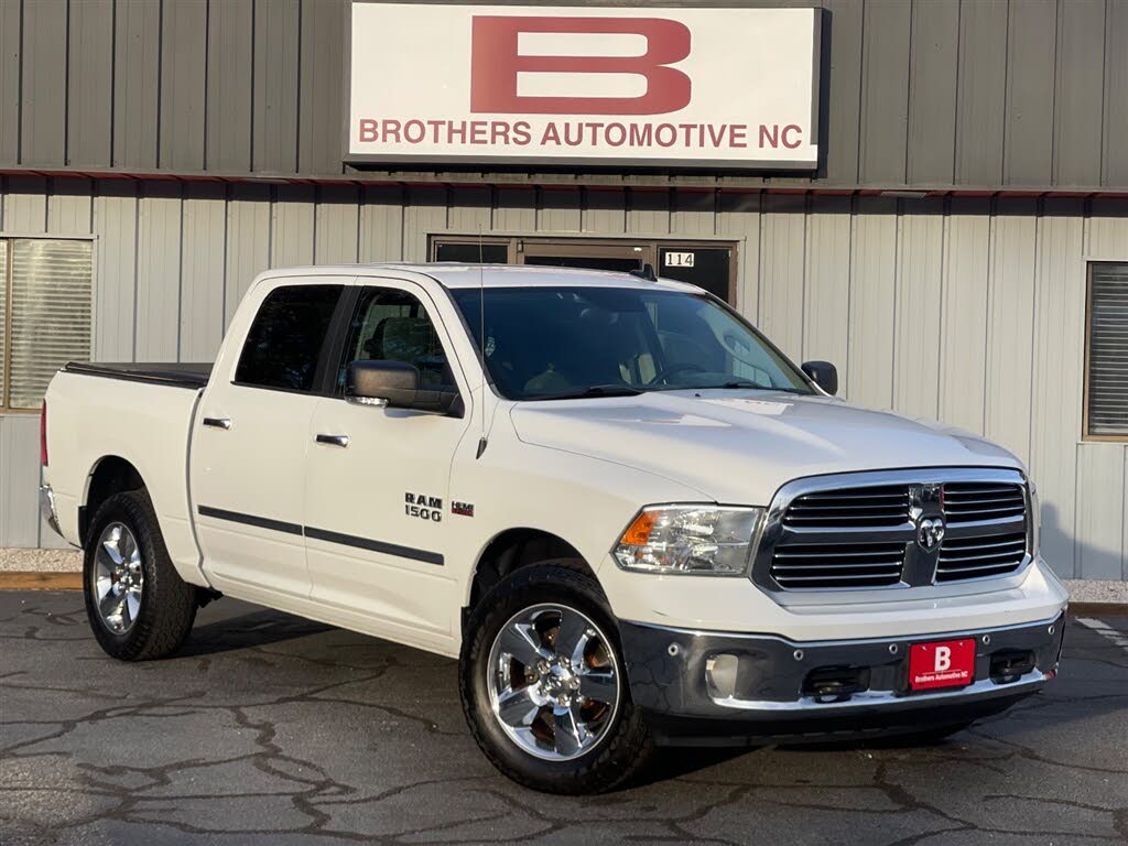 2016 RAM 1500 SLT Crew Cab 4WD