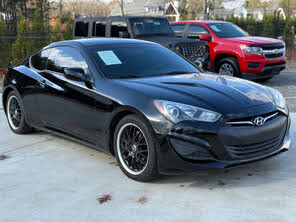 Hyundai Genesis Coupe 2.0T Premium RWD