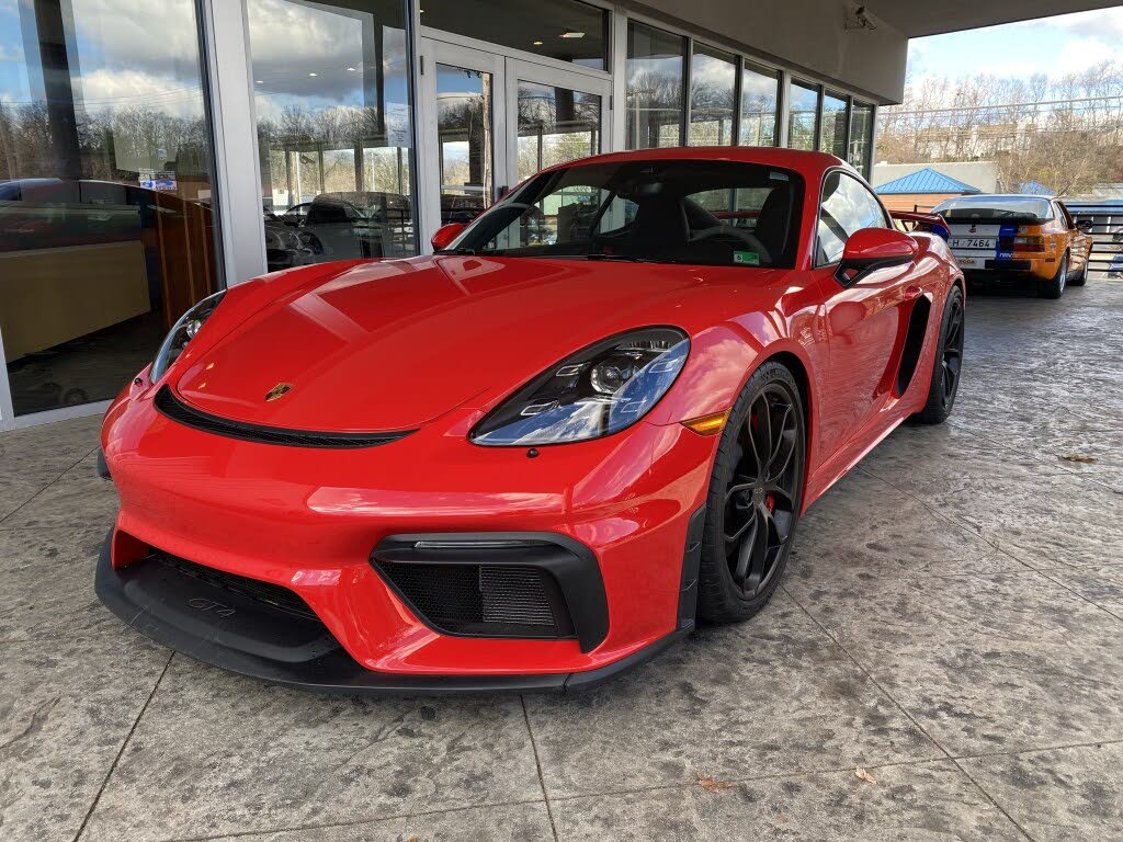 2020 Porsche 718 Cayman GT4 RWD