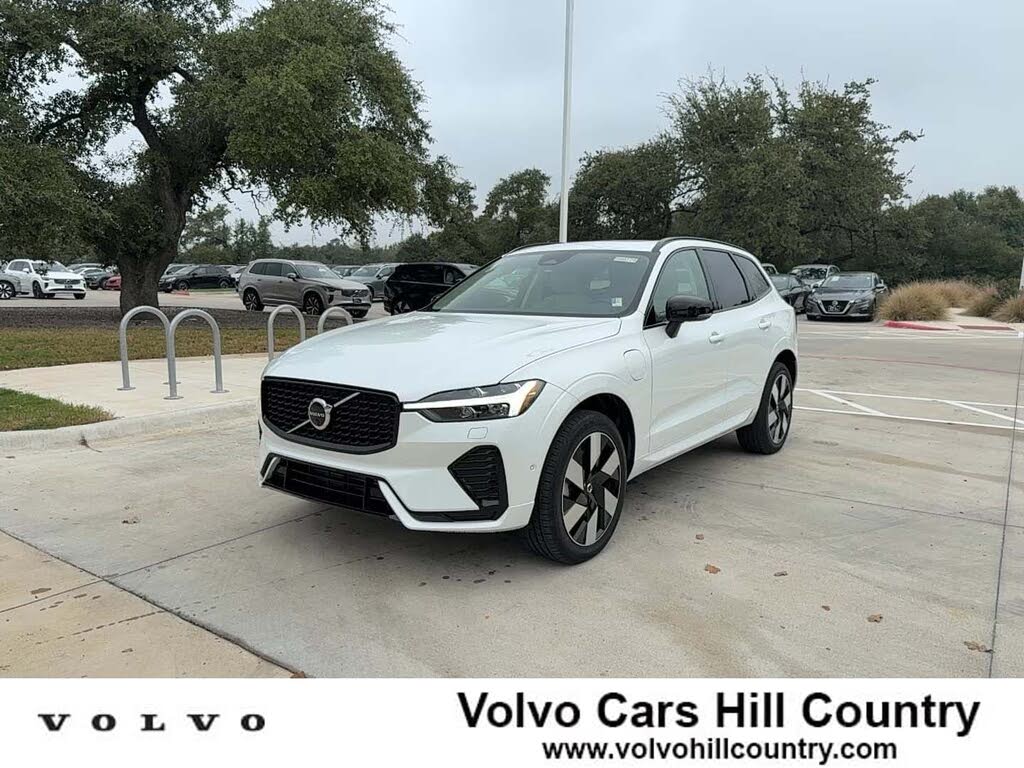 2025 Volvo XC60 Recharge T8 Plus Dark Theme eAWD