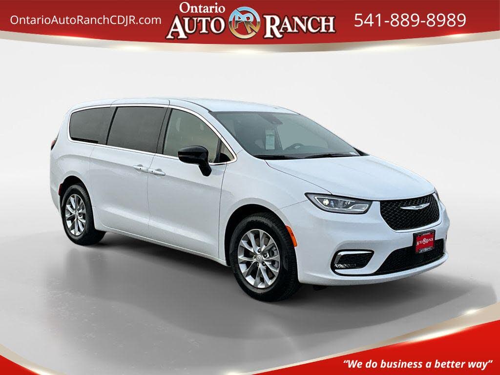 2026 Chrysler Pacifica Select AWD