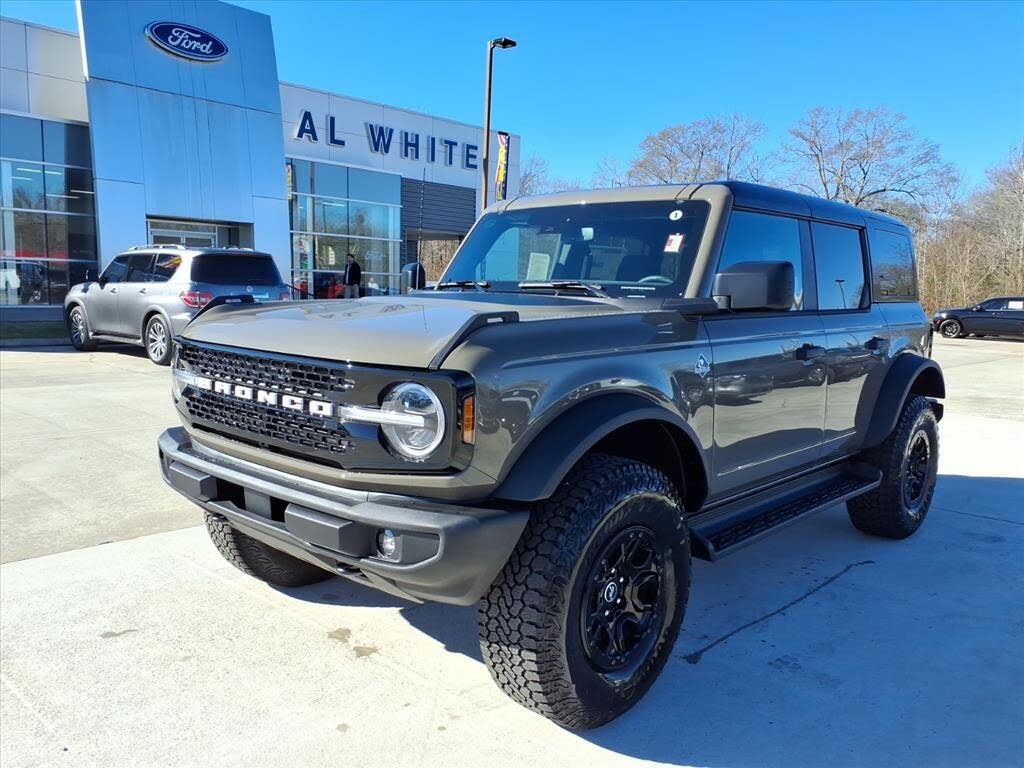 2025 Ford Bronco Outer Banks 4-Door 4WD