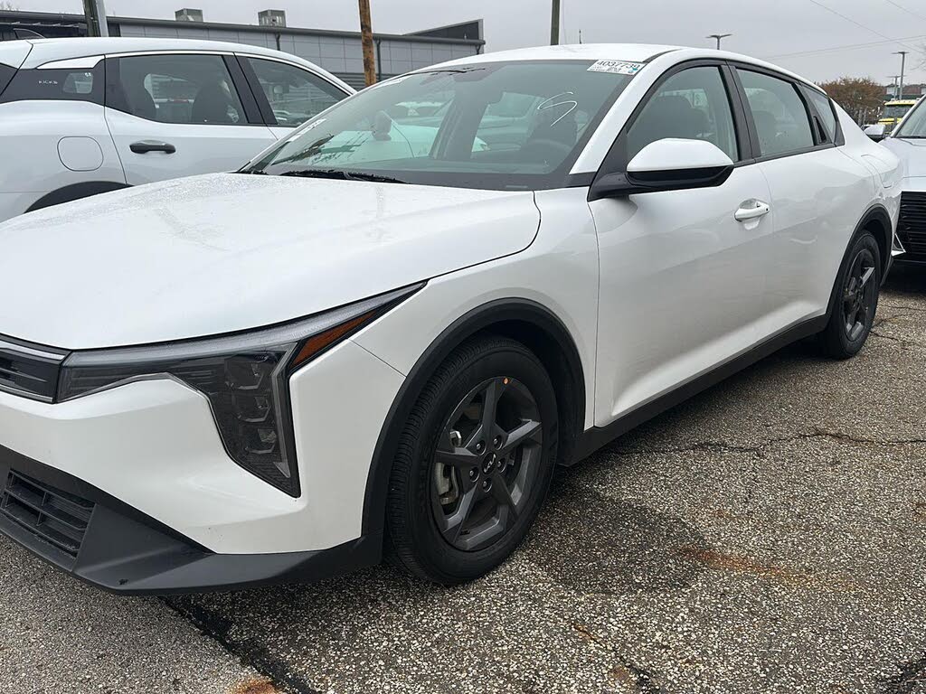 2025 Kia K4 LXS FWD