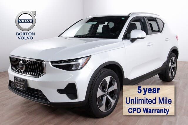 2025 Volvo XC40 B5 Core Bright Theme AWD