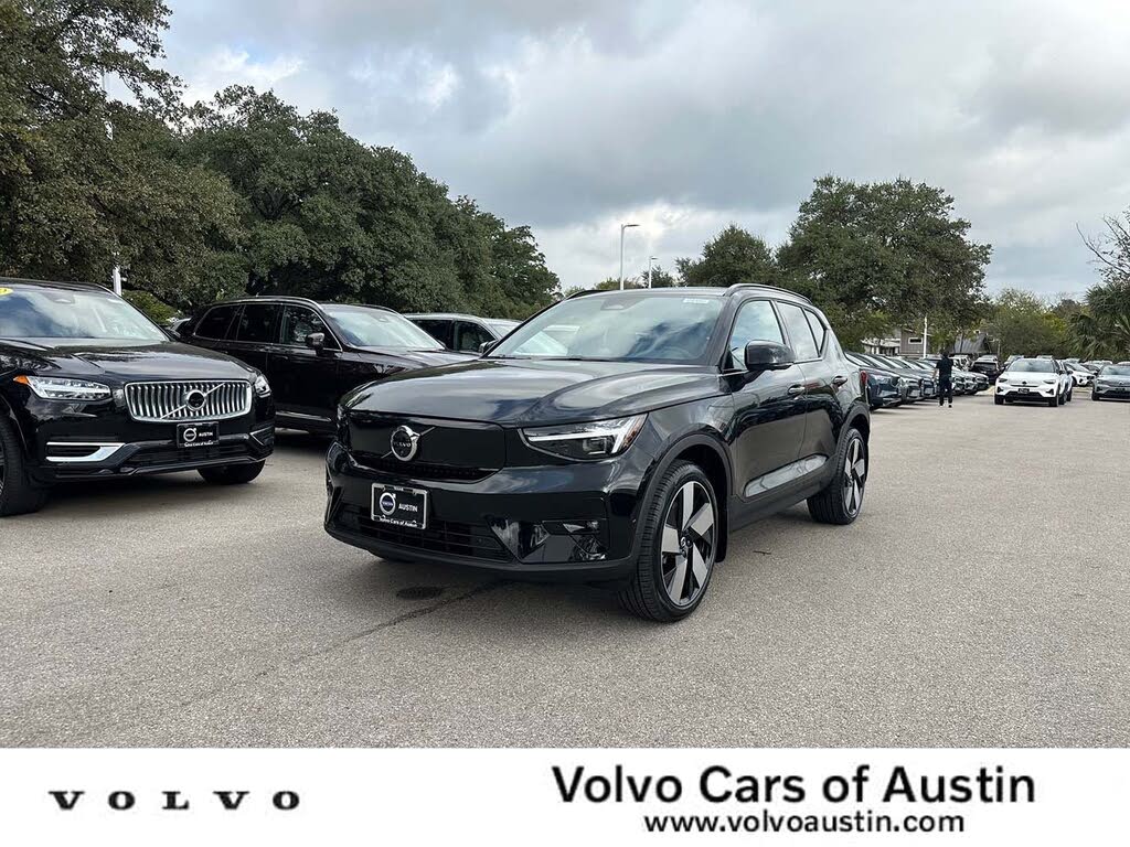 2026 Volvo EX40