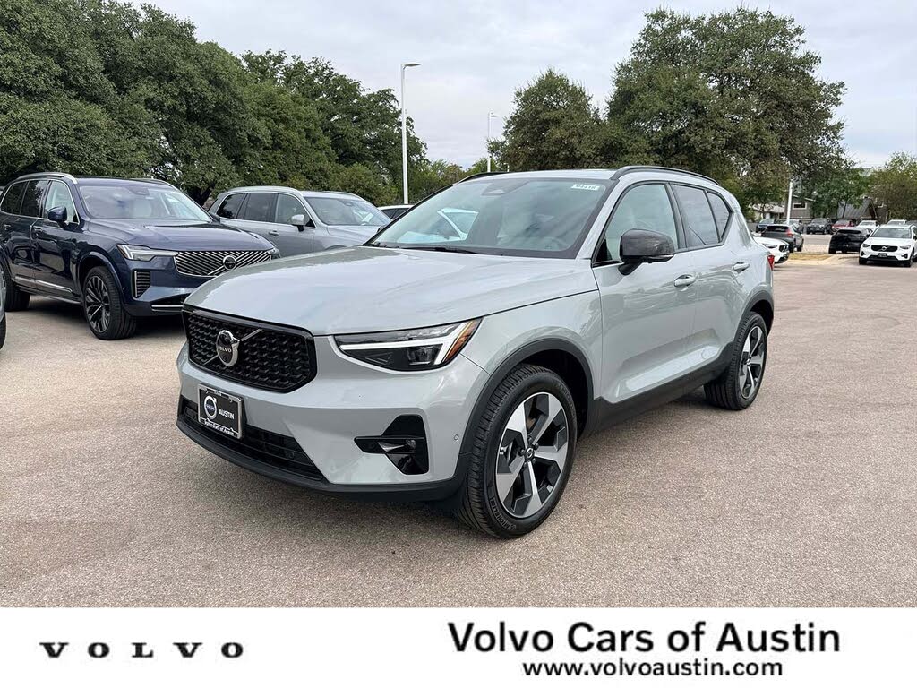 2026 Volvo XC40 B5 Plus AWD