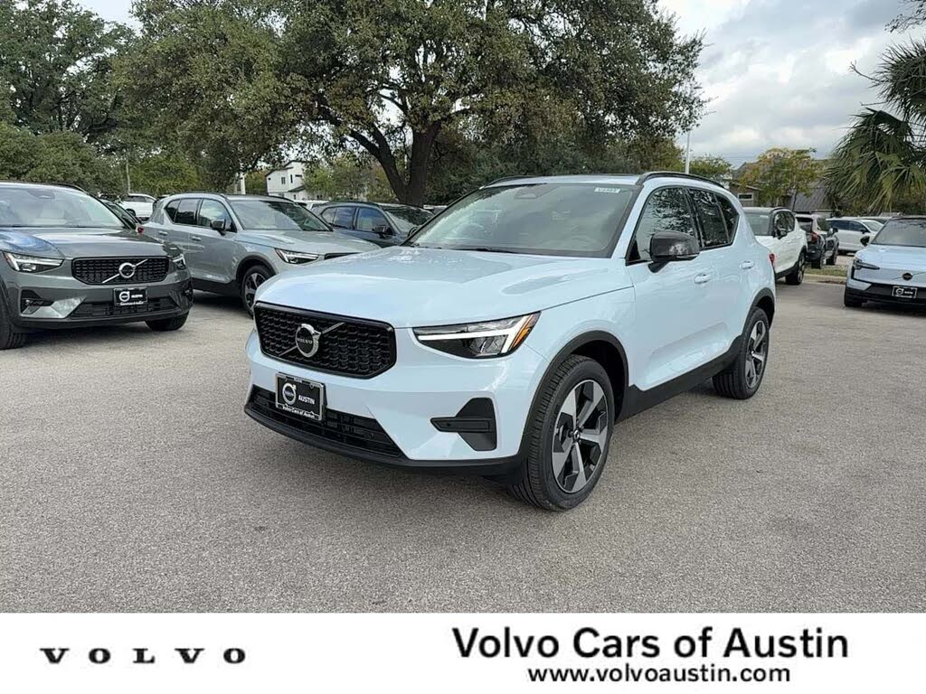 2026 Volvo XC40 B4 Core FWD