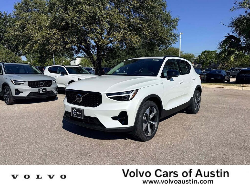 2026 Volvo XC40 B5 Plus AWD
