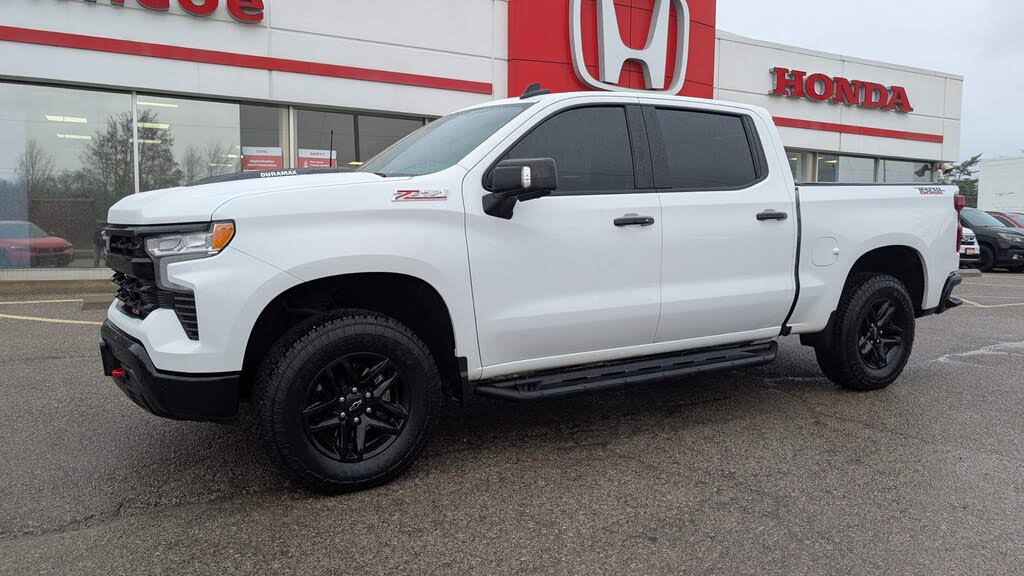 2024 Chevrolet Silverado 1500 LT Trail Boss Crew Cab 4WD