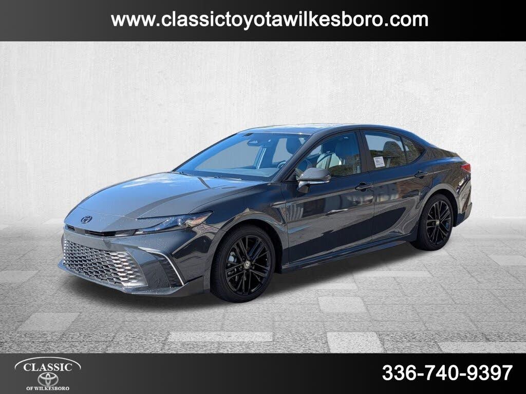 2025 Toyota Camry SE FWD