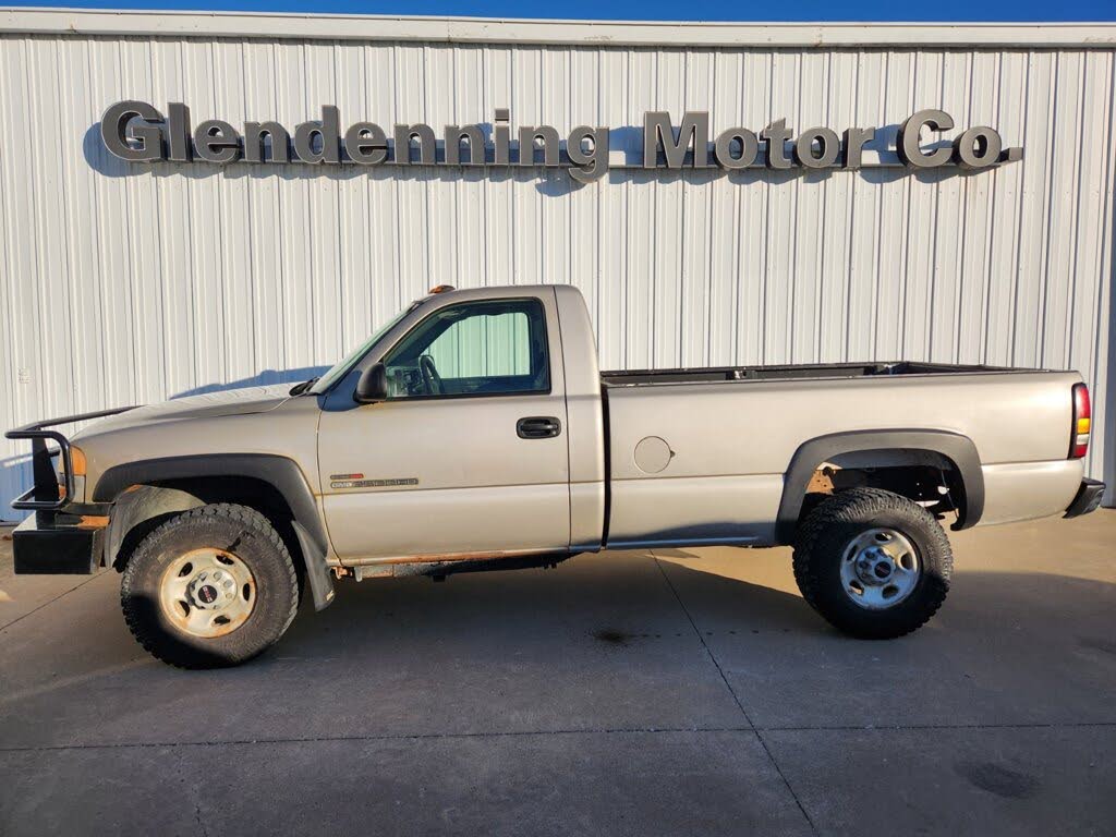 2004 GMC Sierra 2500HD 2 Dr Work Truck 4WD Standard Cab LB HD