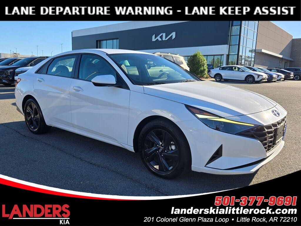 2023 Hyundai Elantra SEL FWD