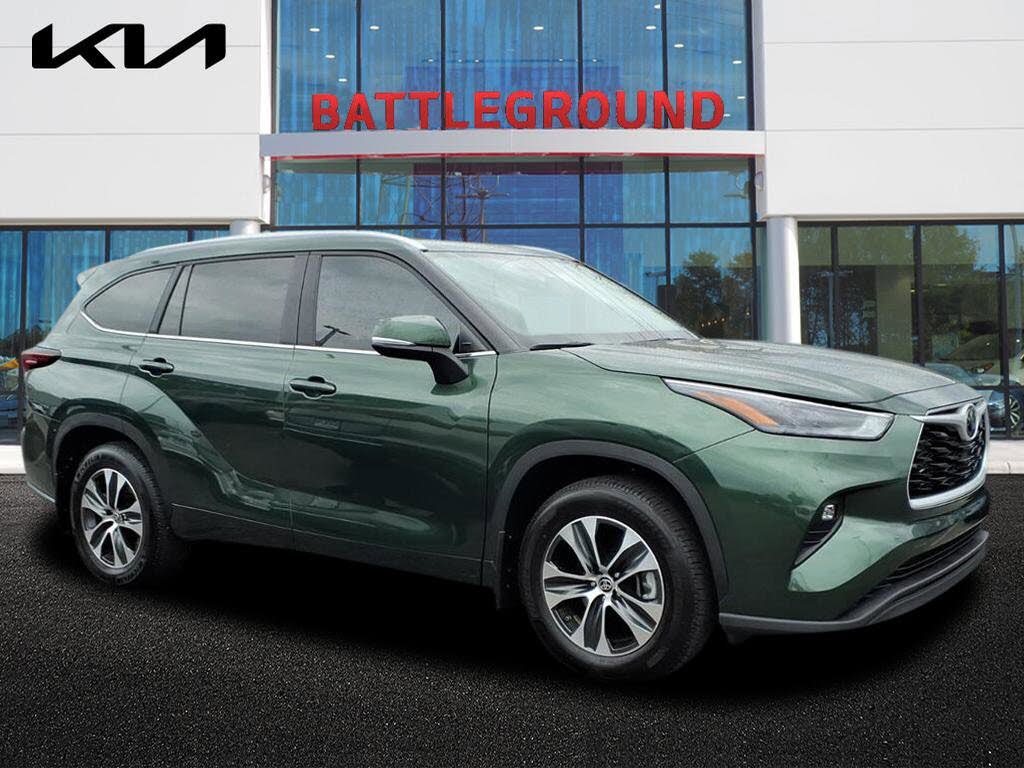 2025 Toyota Highlander XLE FWD
