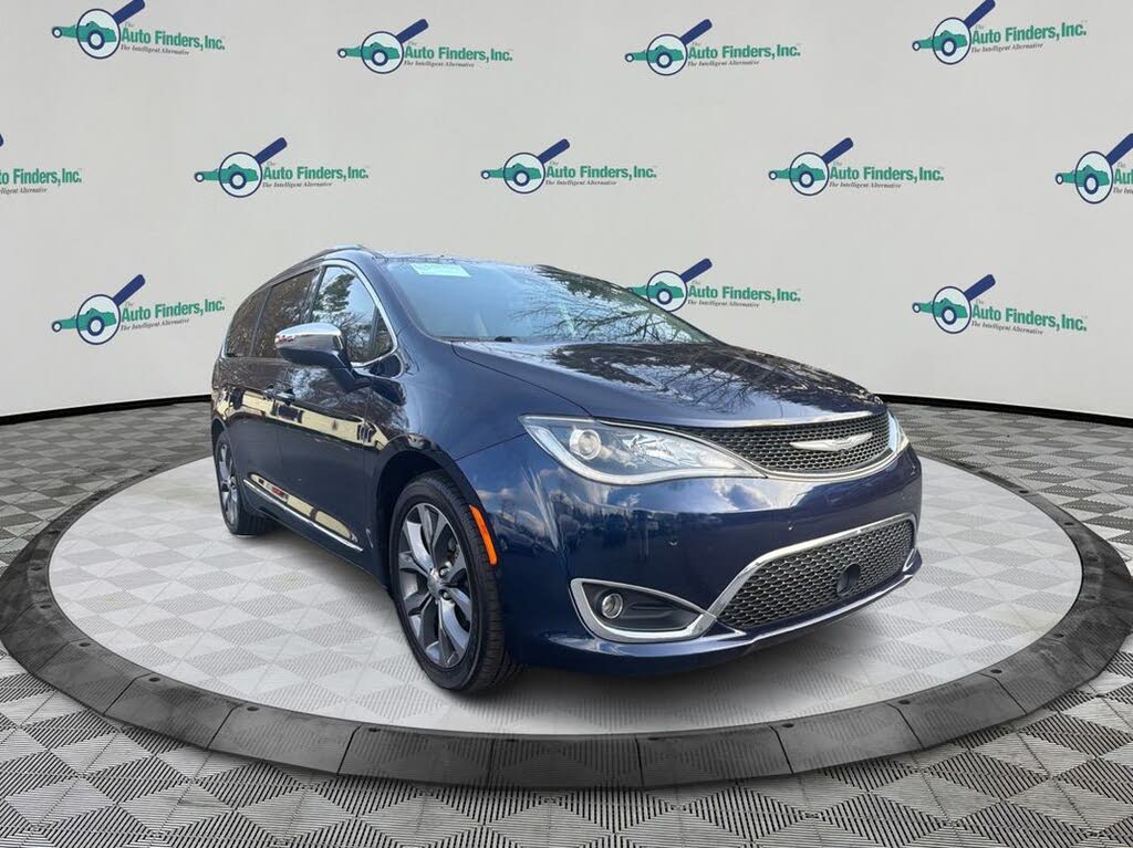 2017 Chrysler Pacifica Limited FWD