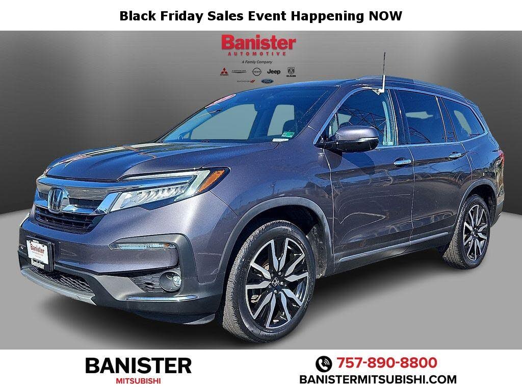 2019 Honda Pilot Touring AWD with Rear Captain's Chairs