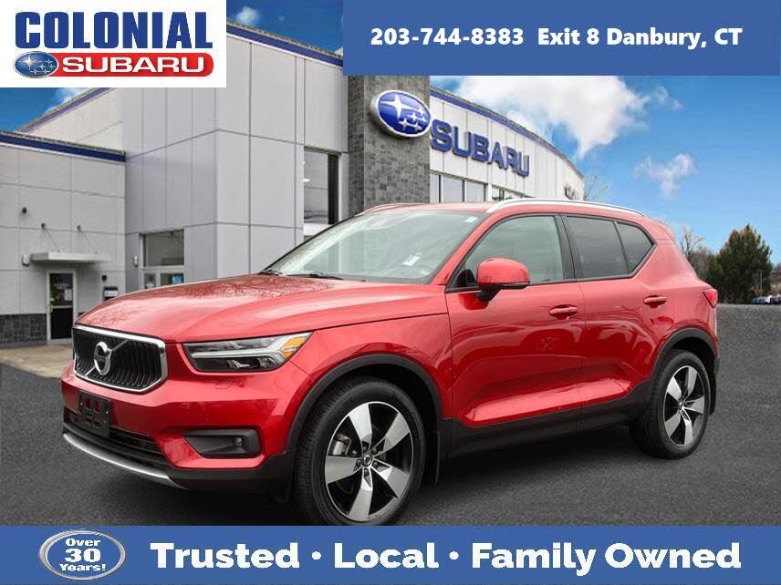 2022 Volvo XC40 T5 Momentum AWD