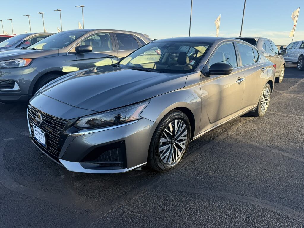 2024 Nissan Altima 2.5 SV FWD