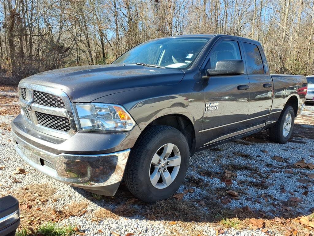 2024 RAM 1500 Classic SLT Quad Cab 4WD