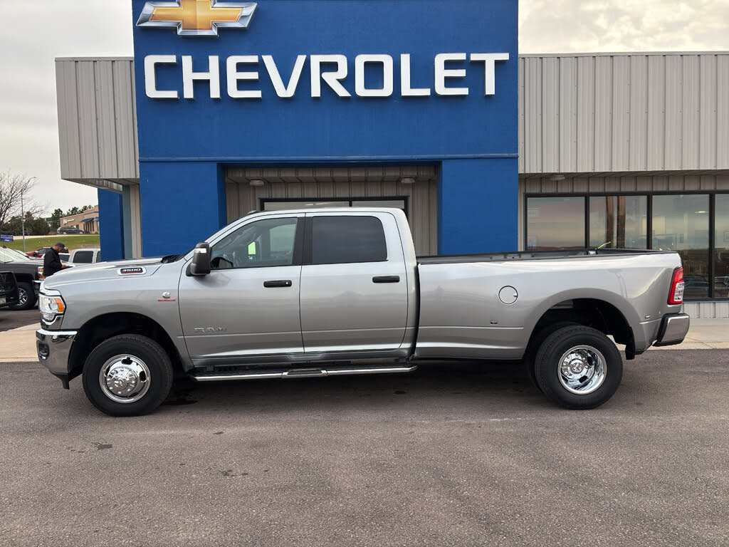2024 RAM 3500 Big Horn Crew Cab LB DRW 4WD