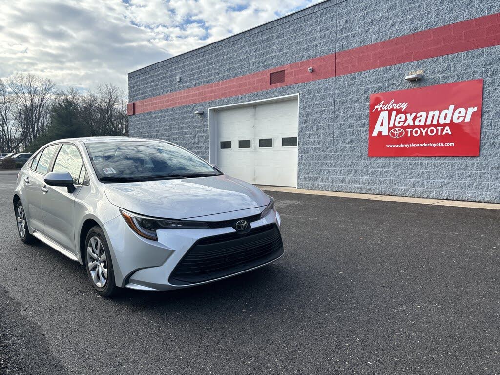 2025 Toyota Corolla LE FWD