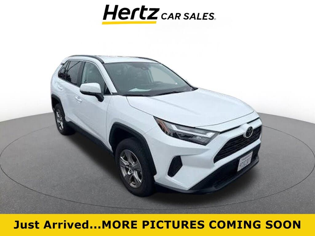 2025 Toyota RAV4 XLE FWD