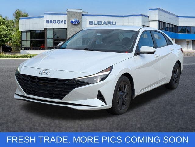 2022 Hyundai Elantra SEL FWD