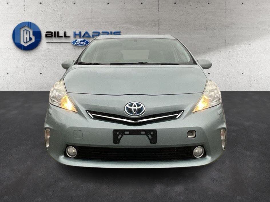 2014 Toyota Prius v Two FWD