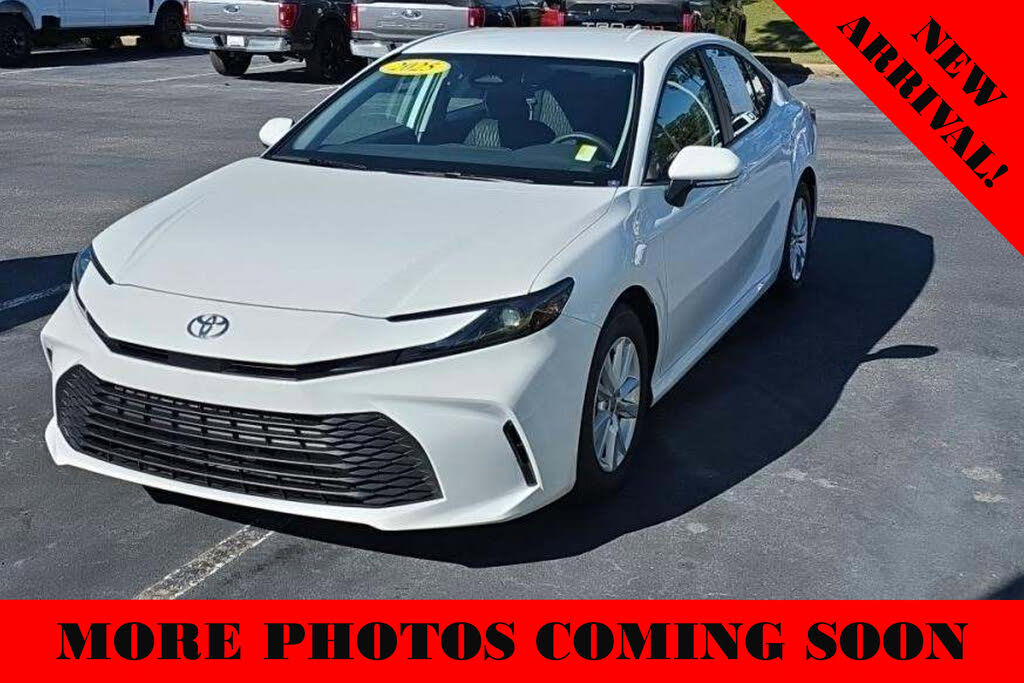 2025 Toyota Camry LE FWD