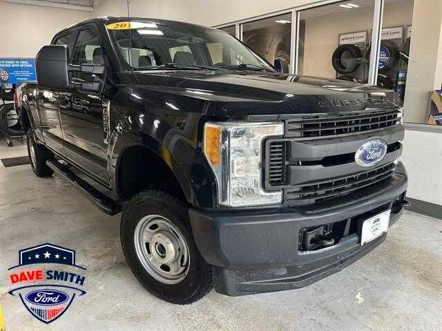 2017 Ford F-250 Super Duty XL Crew Cab 4WD