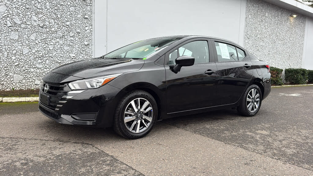 2023 Nissan Versa SV FWD