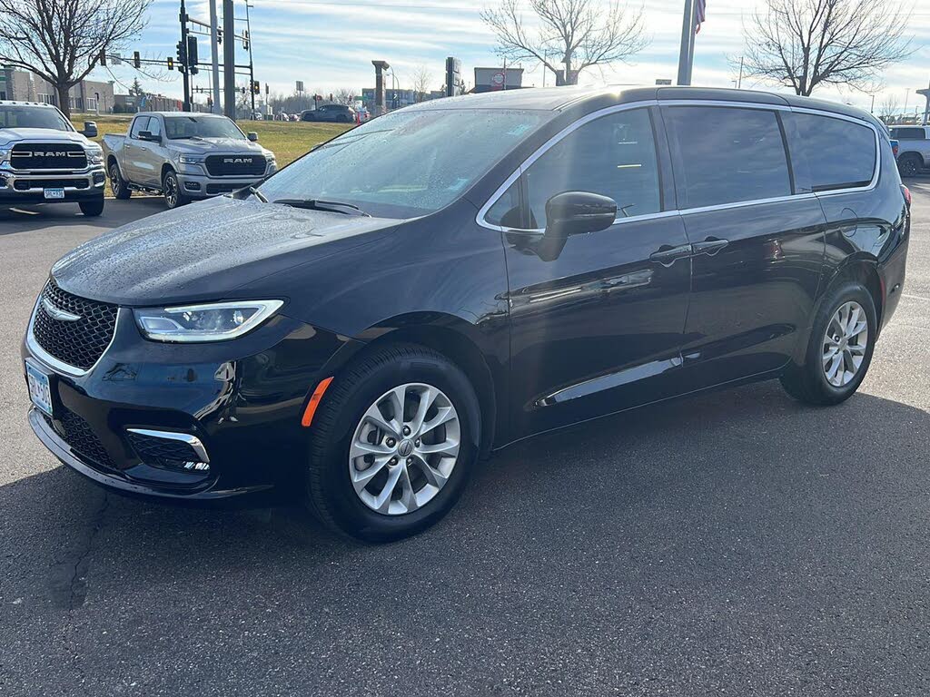 2025 Chrysler Pacifica Select AWD