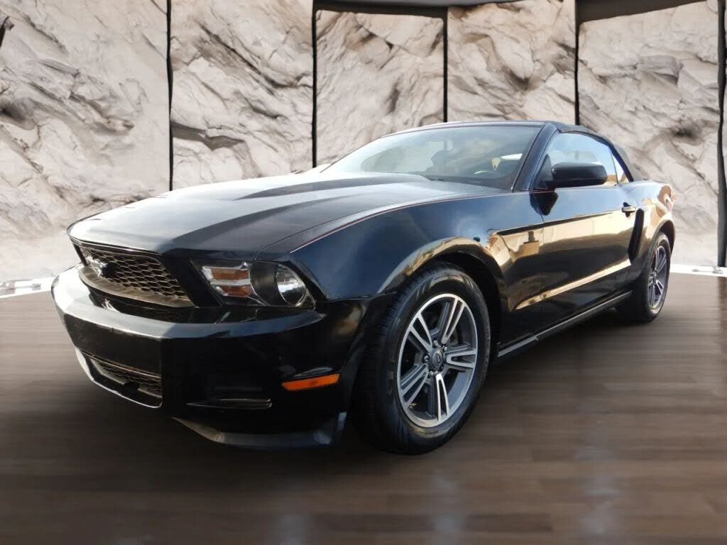2012 Ford Mustang V6 Convertible RWD