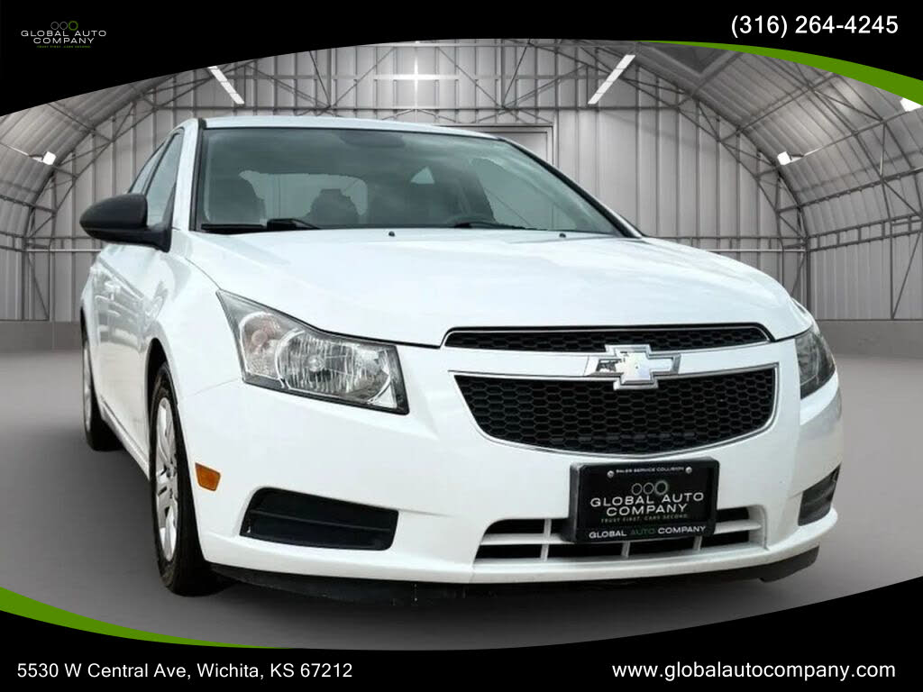 2014 Chevrolet Cruze LS Sedan FWD