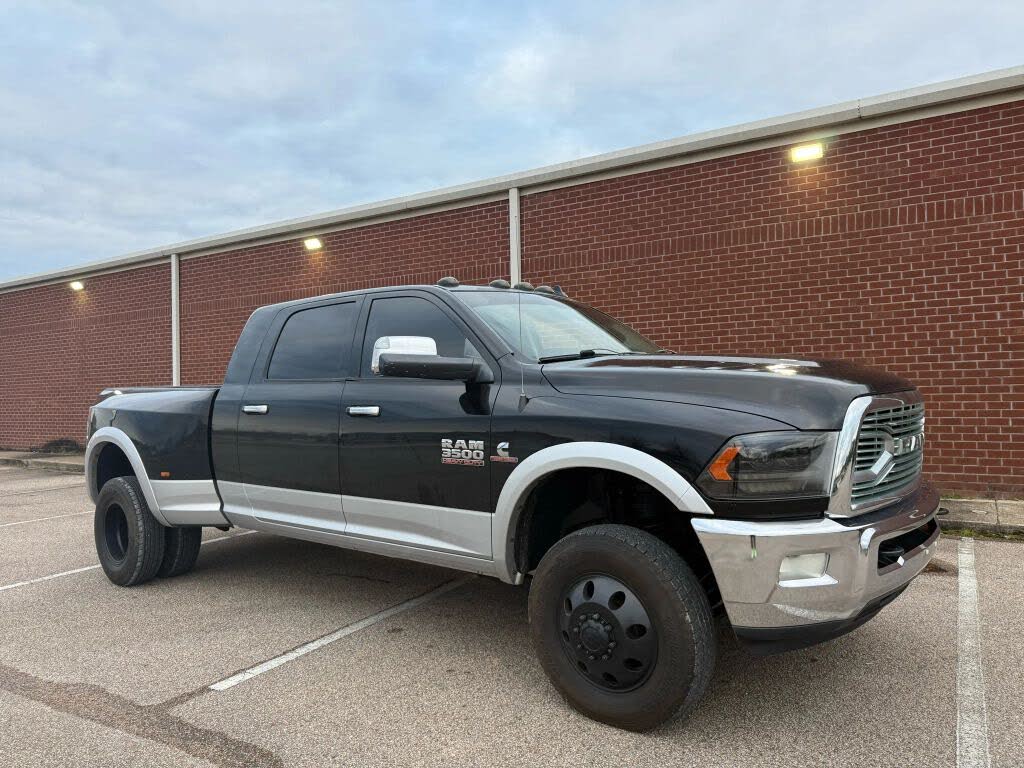 2014 RAM 3500 Laramie Mega Cab DRW 4WD