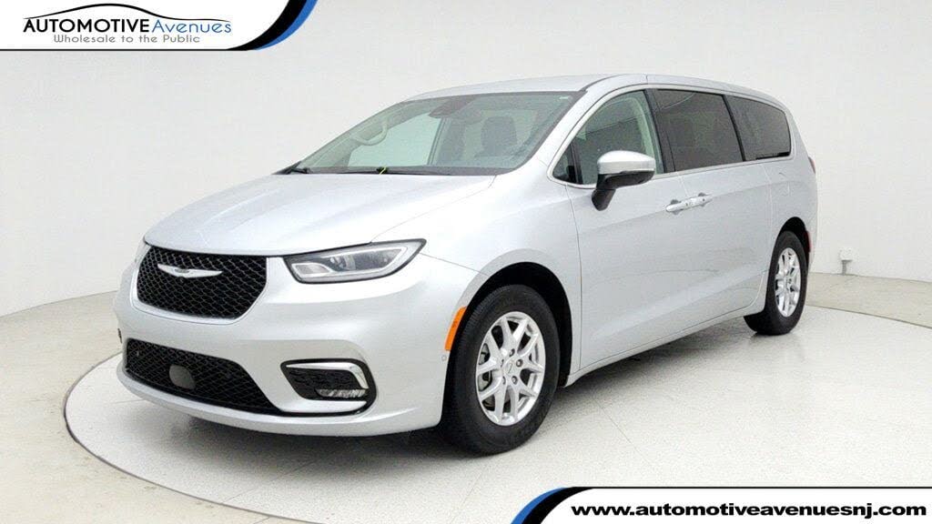 2023 Chrysler Pacifica Touring L FWD