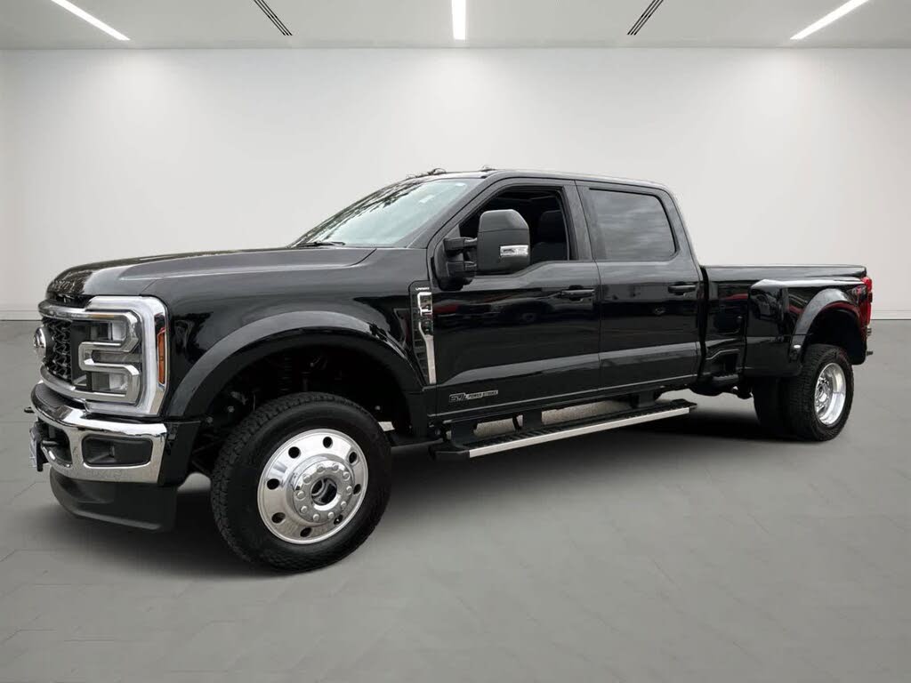 2025 Ford F-450 Super Duty Lariat Crew Cab LB DRW 4WD