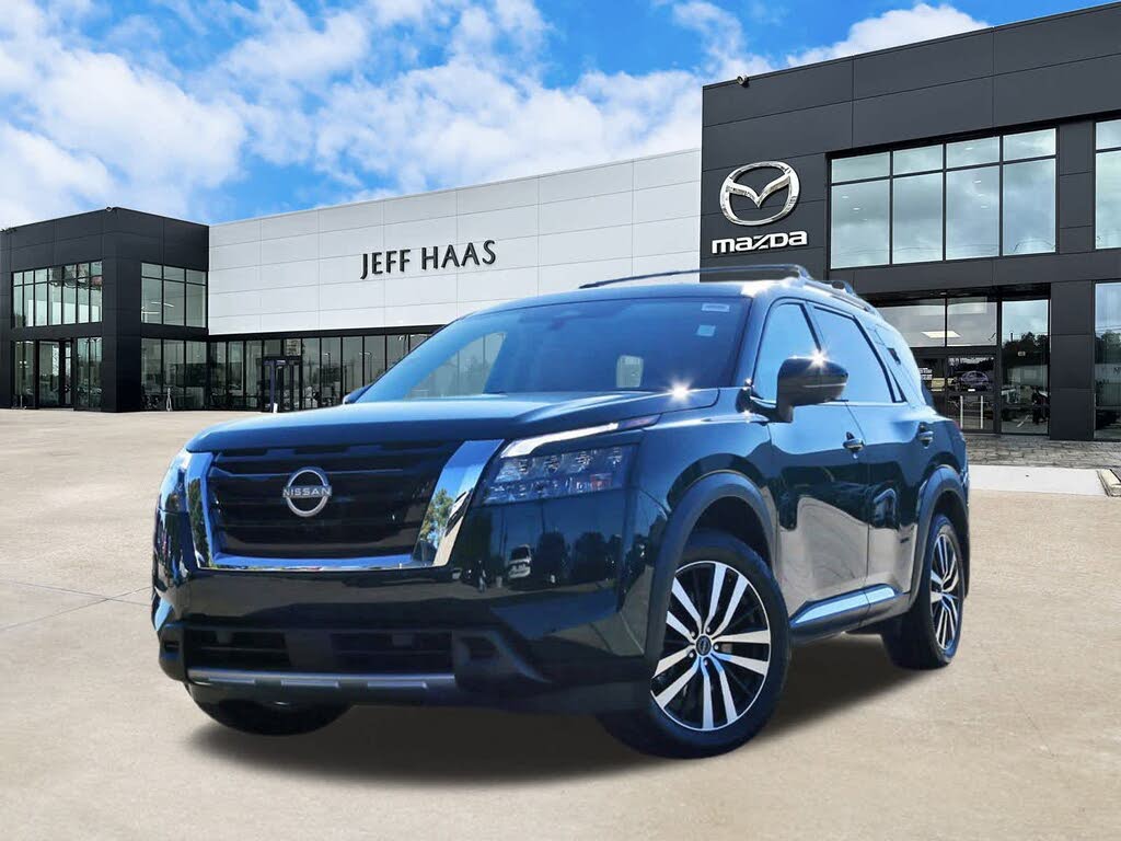 2025 Nissan Pathfinder Platinum FWD