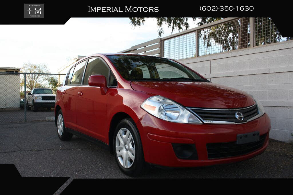 2012 Nissan Versa 1.8 S Hatchback