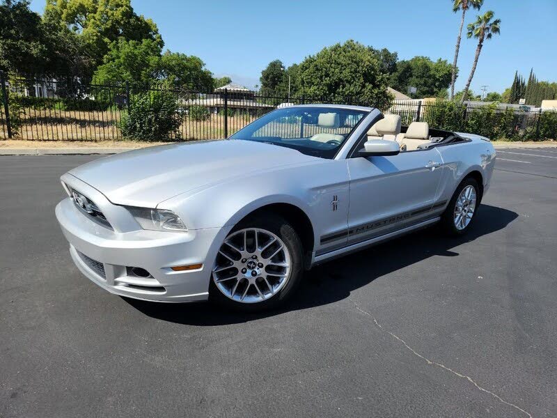 2013 Ford Mustang V6 Premium Convertible RWD
