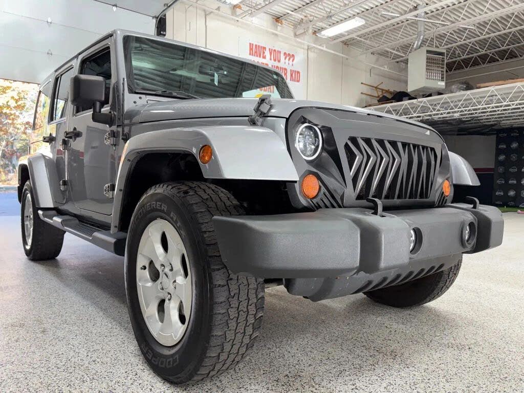 2013 Jeep Wrangler Unlimited Sahara 4WD