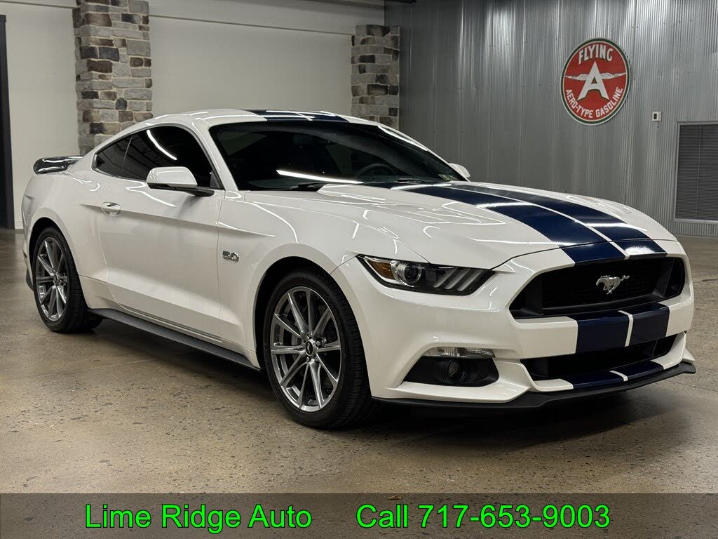 2017 Ford Mustang GT Premium Coupe RWD