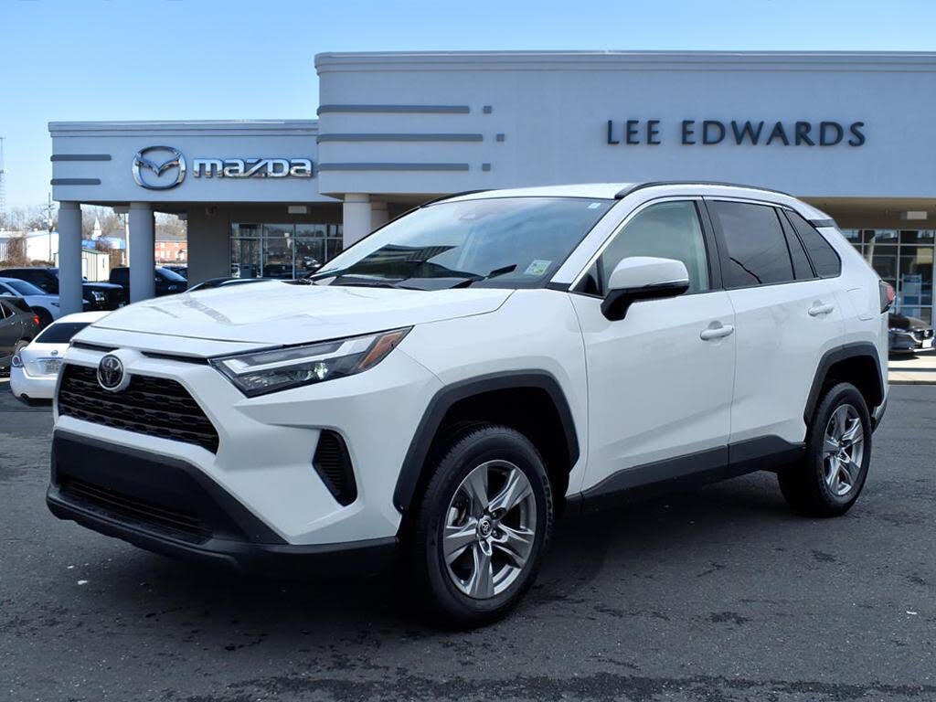 2024 Toyota RAV4 XLE FWD