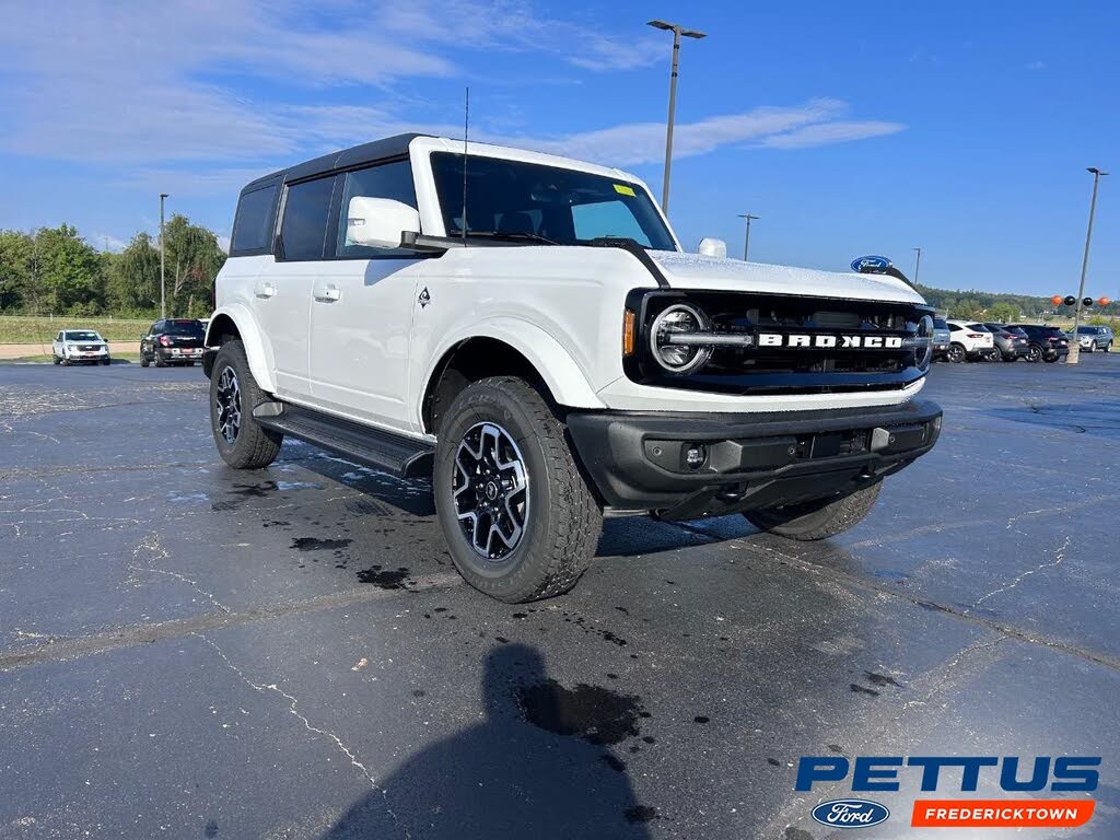 2025 Ford Bronco Outer Banks 4-Door 4WD