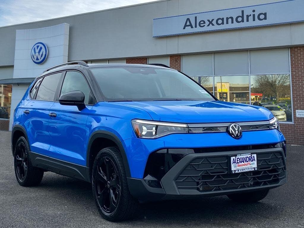 2025 Volkswagen Taos SE Black 4Motion