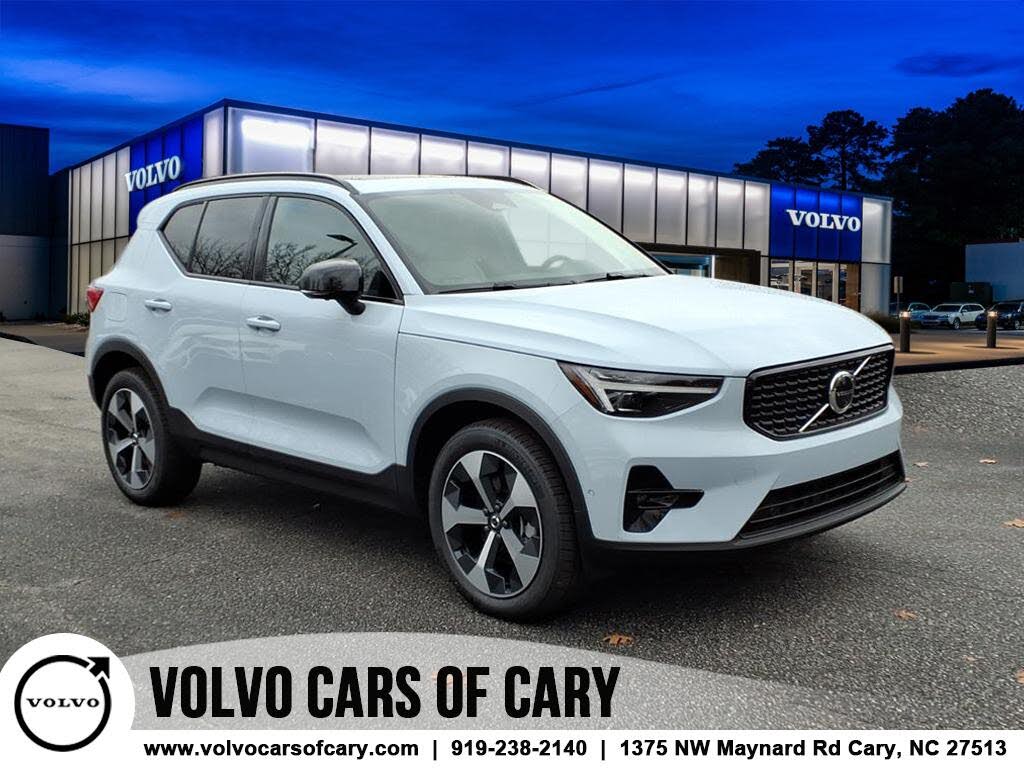 2026 Volvo XC40 B5 Plus AWD